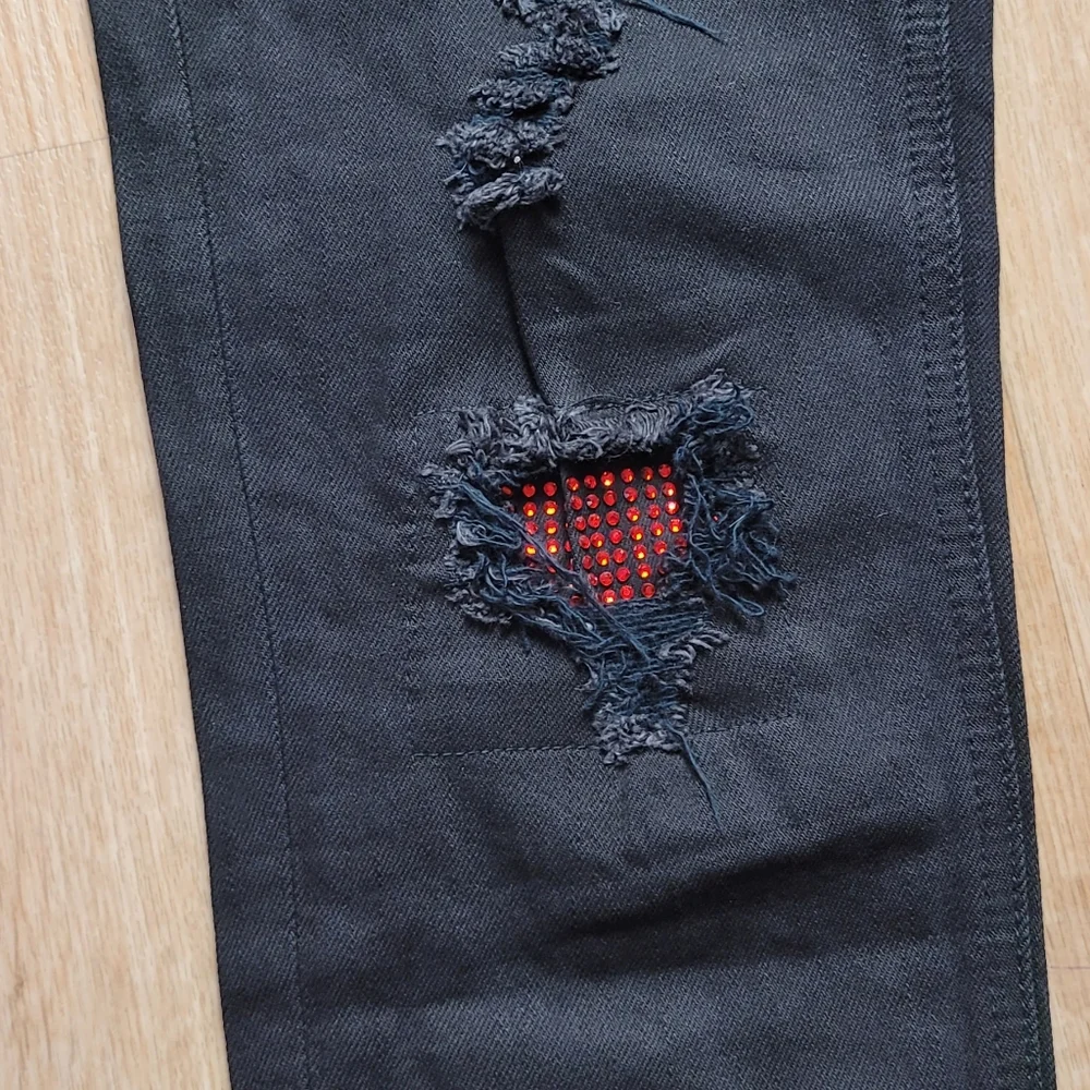 DNA Premium Wear Black Distressed/Destroyed Rhinestones Denim Jeans..Size:32